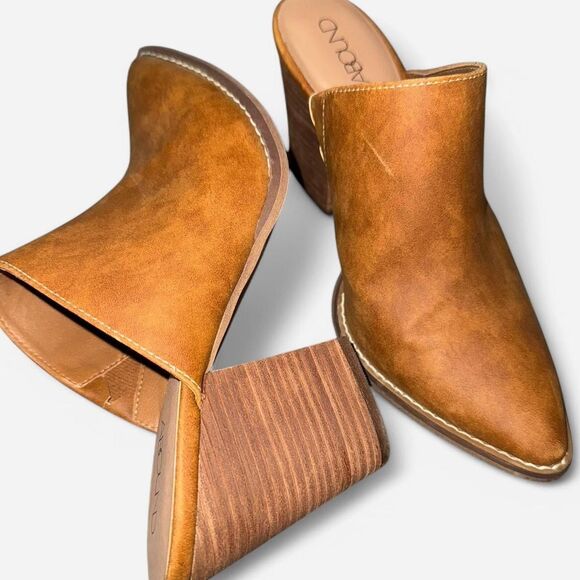 NWOT Nordstrom Tan Western Heeled Mules - Picture 2 of 5